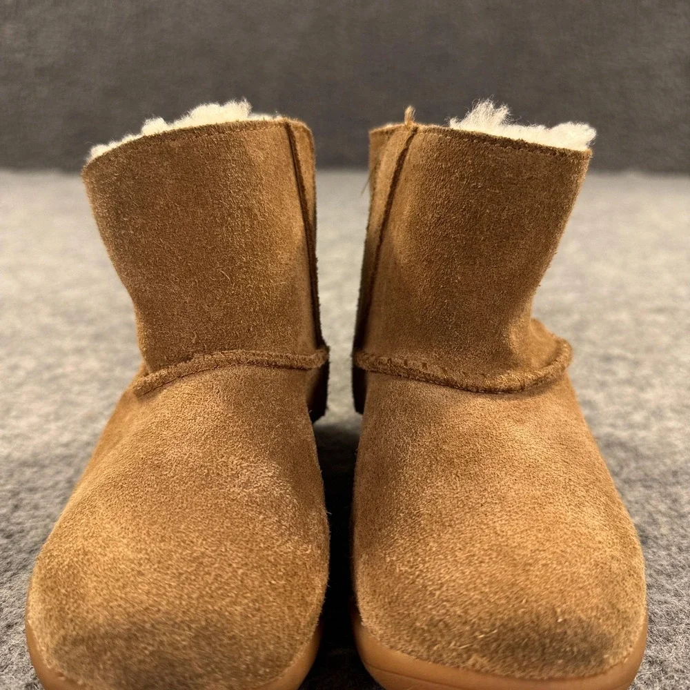 UGG Boots Toddler Size 9 Brown Suede Shearling Lined Hook Loop Ankle‎ Booties